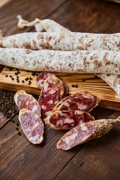 Fabbrica Produzione Prodotti Base Carne Salsicce Affumicate Secche Tradizionale Salsiccia — Foto Stock