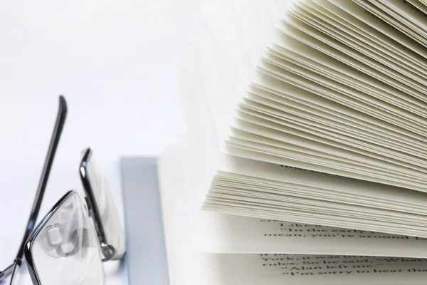 Book with Spectacles — Stock Photo, Image