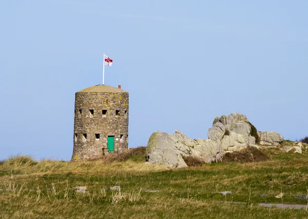 Kryphål torn i guernsey som vakt kusten. — Stockfoto