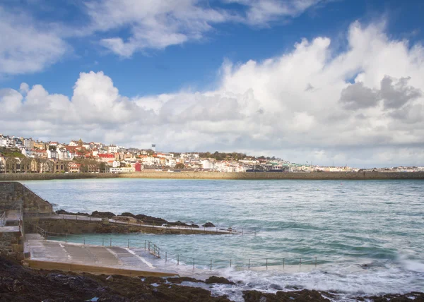 Porto de São Pedro, Guernsey . — Fotografia de Stock