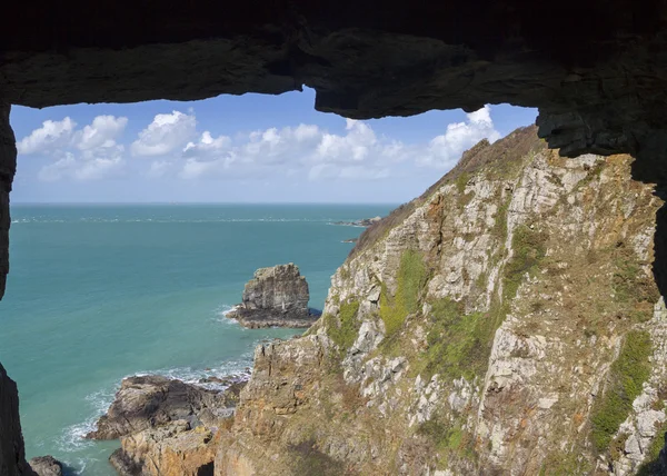 Okno v rockové sark — Stock fotografie