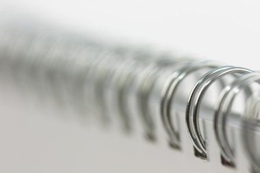 Spiral defter bağlı