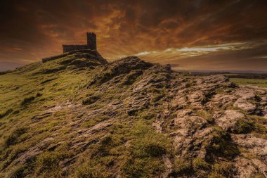 Brentor Kilisesi Dartmoor Ulusal Parkı Devon Uk