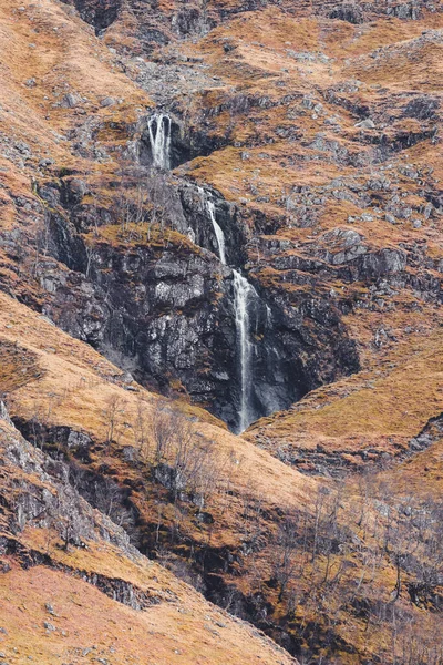 Wasser Läuft Schottischen Hochland Einen Berg Hinunter — Stockfoto