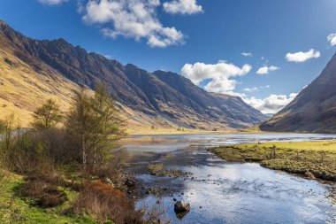 Glencoe, İskoçya 'da güzel bir gün.