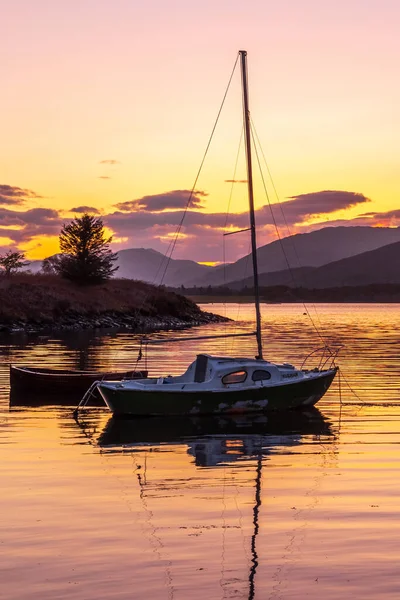 Loch Leven Com Pôr Sol Dourado — Fotografia de Stock