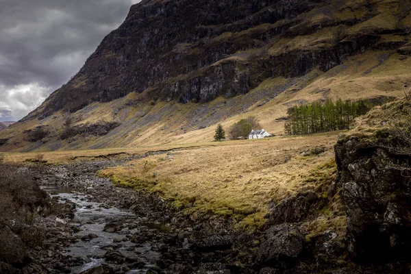 Uma Vista Achnambeithach Cottage Glencoe Escócia — Fotografia de Stock