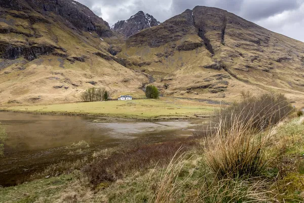 Una Vista Achnambeithach Cottage Glencoe Escocia — Foto de Stock