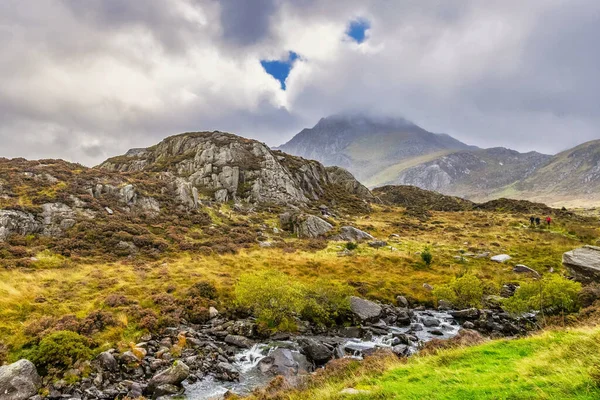 Hermoso Paisaje Con Tryfan Parque Nacional Snowdonia Gales Del Norte — Foto de Stock