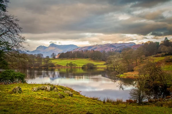 Loughrigg Tarn Okrese Lake — Stock fotografie