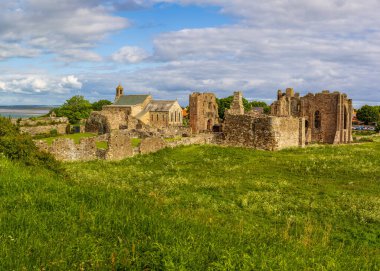 Lindisfarne Manastırı Kutsal Adası Northumberland İngiltere