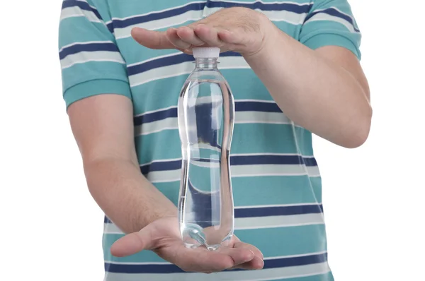 Hombre sosteniendo una botella de agua con ambas manos aisladas en blanco —  Fotos de Stock