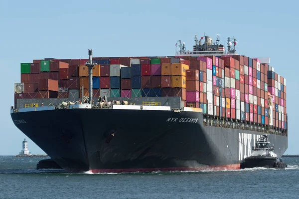 美国加利福尼亚州洛杉矶港 2022年4月12日 Nyk线集装箱船Oceanus驶入港口的图像 — 图库照片