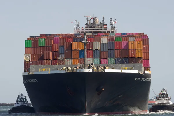美国加利福尼亚州洛杉矶港 2022年4月12日 Nyk线集装箱船Oceanus驶入港口的图像 — 图库照片