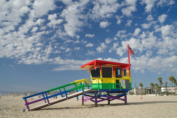 Hermosa Beach California Usa September 2022 Lifeguard Tower Painted Rainbow — Fotografia de Stock