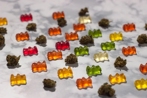 Several Dry Buds Medical Marijuana Lie Order Gummy Bears Different — Stock Photo, Image