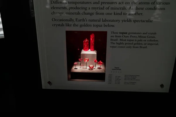 Jóias Ruby Gem vermelho no Museu Smithsonian — Fotografia de Stock