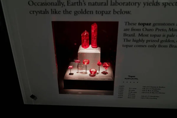 Jóias Ruby Gem vermelho no Museu Smithsonian — Fotografia de Stock
