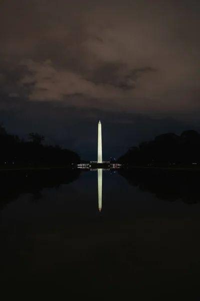 Washington Monument in DC reflecting pool at night — Stock Photo, Image