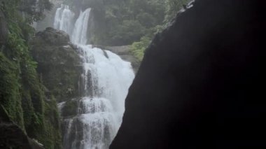 Uvita yakınlarındaki Kosta Rika 'da Nauyaca Şelalesi