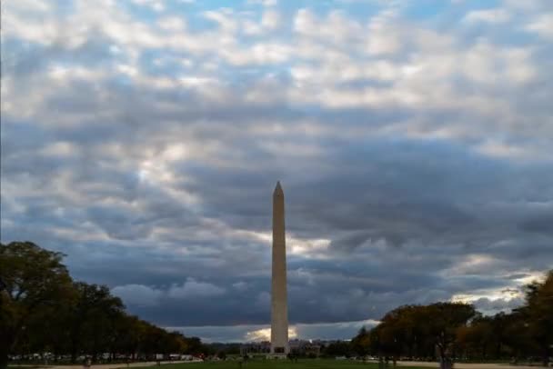 Hyperlapse atau timelapse dari Monumen Washington di DC — Stok Video