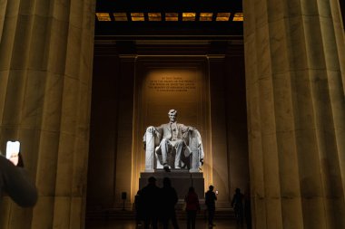 Abraham Lincoln Anıt Heykeli Geceleyin