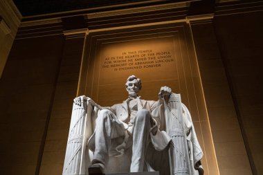 Abraham Lincoln Anıt Heykeli Geceleyin