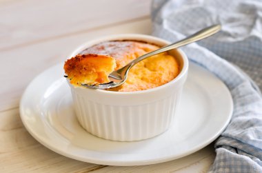 Süzme peynir güveci.