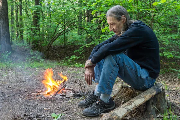 Yangın, üzgün bir adam