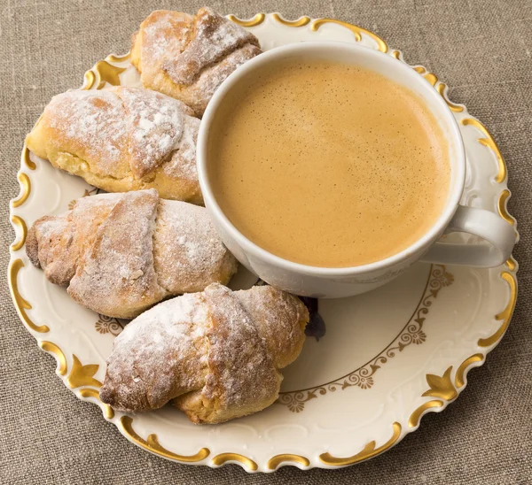 tatlı ekmek ve kahve