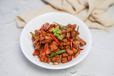 Endonezya Vejetaryen Yemekleri - Orek Tempe / Tempeh Tatlı Soya Sosu