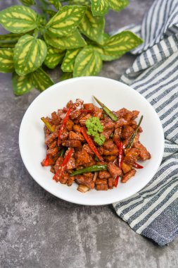 Endonezya Vejetaryen Yemekleri - Orek Tempe / Tempeh Tatlı Soya Sosu