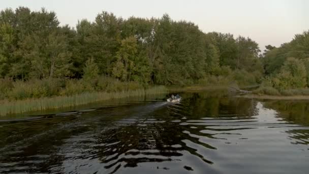 Câmera Seguinte Lancha Rio North Bay Ontário Canadá — Vídeo de Stock
