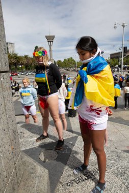 San Francisco, CA, ABD - 28 Mayıs 2022: Rus Utanç Protestocuları Ukrayna 'da Kadınların Tecavüzüne Karşı. 