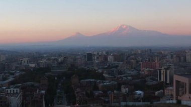 Yerevan 'dan şafak vakti Arat Dağı' na