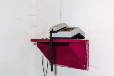 Eski Sovyet telefonu stantta.