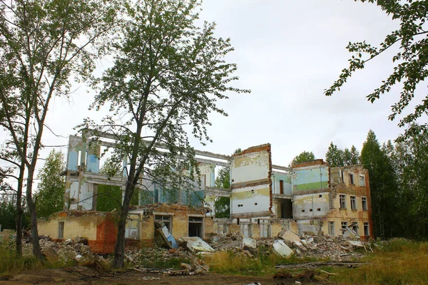 Κτίριο Άθλια Κατάσταση Και Κατεστραμμένο — Φωτογραφία Αρχείου