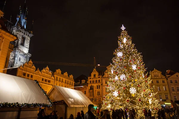 Praag December 2021 Gesloten Traditionele Kerstmarkten Het Oude Stadsplein Die — Stockfoto