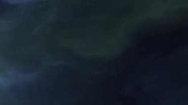 Uzaydaki bir nebulada fırtınalı bulutların 4k videosu