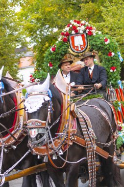 Almanya, Münih 18 Eylül 2022 Trachten- und Schtzenzug Ekim Festivali 2022 Covid-19 iki yıl sonra Münih, Almanya 'da durakladı. 