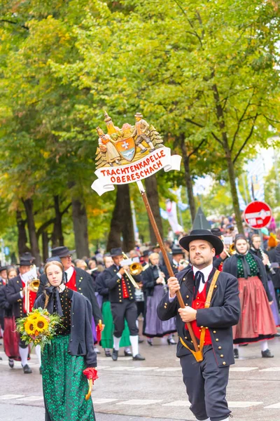 Německo Mnichov Září 2022 Trachten Und Schtzenzug Oktoberfestu 2022 Dvou — Stock fotografie