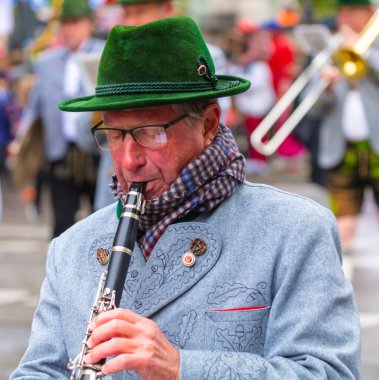 Almanya, Münih 18 Eylül 2022 Trachten- und Schtzenzug Ekim Festivali 2022 Covid-19 iki yıl sonra Münih, Almanya 'da durakladı. 