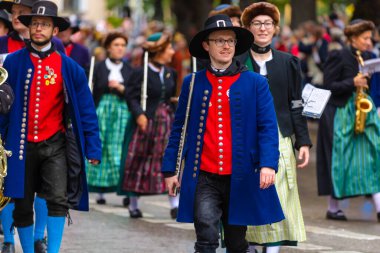 Almanya, Münih 18 Eylül 2022 Trachten- und Schtzenzug Ekim Festivali 2022 Covid-19 iki yıl sonra Münih, Almanya 'da durakladı. 