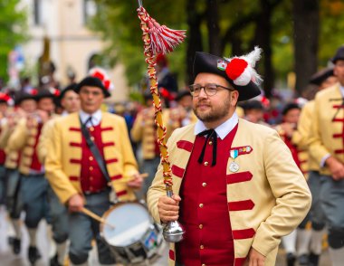 Almanya, Münih 18 Eylül 2022 Trachten- und Schtzenzug Ekim Festivali 2022 Covid-19 iki yıl sonra Münih, Almanya 'da durakladı. 