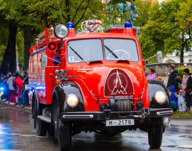Almanya, Münih 18 Eylül 2022 Trachten- und Schtzenzug Ekim Festivali 2022 Covid-19 iki yıl sonra Münih, Almanya 'da durakladı. 