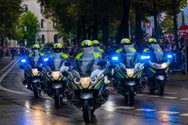 Almanya, Münih 18 Eylül 2022 Trachten- und Schtzenzug Ekim Festivali 2022 Covid-19 iki yıl sonra Münih, Almanya 'da durakladı. 