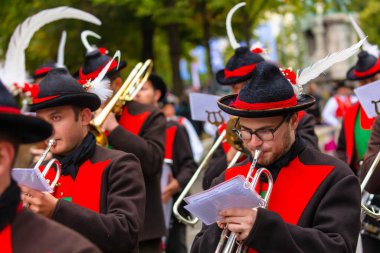 Ekim Festivali 'nin Trachten und Schtzenzug' u, Covid-19 'un Münih, Almanya' da geçirdiği iki yıldan sonra 2022 'de durdu.. 