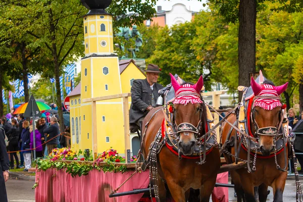 Trachten Und Schtzenzug Del Oktoberfest 2022 Después Los Dos Años — Foto de Stock