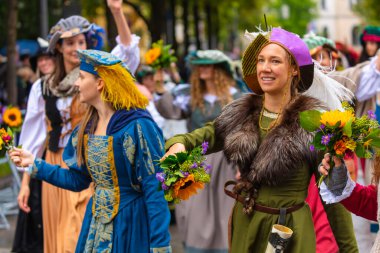 Ekim Festivali 'nin Trachten und Schtzenzug' u, Covid-19 'un Münih, Almanya' da geçirdiği iki yıldan sonra 2022 'de durdu.. 