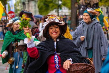 Ekim Festivali 'nin Trachten und Schtzenzug' u, Covid-19 'un Münih, Almanya' da geçirdiği iki yıldan sonra 2022 'de durdu.. 